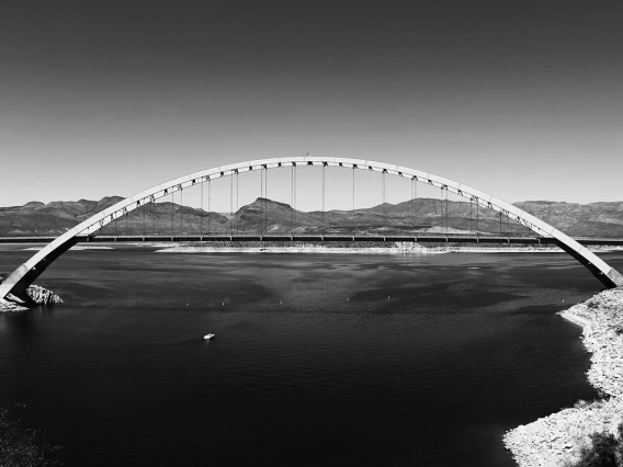 Devon Artrip - Moving over and on it - Roosevelt Lake 2018