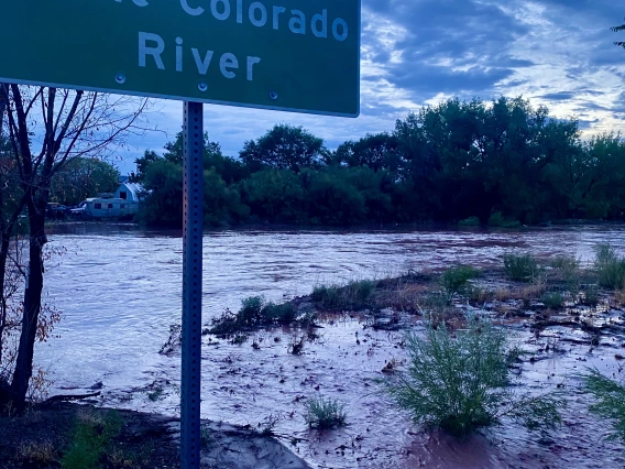 Holly Winters photo showing flooding on the little colorado river