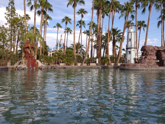 Sargun Bhatia - Waterpark, Phoenix, AZ