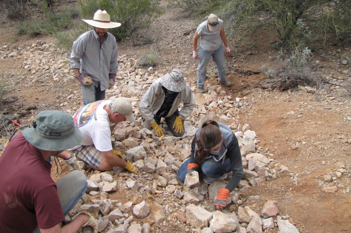 story map image hans huth - people and rocks