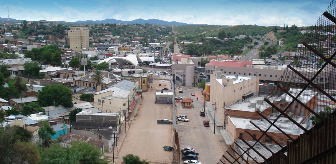 Image of city straddling the US-Mexico border